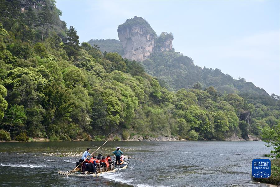 （新華全媒頭條·聚焦生物多樣性大會(huì)·圖文互動(dòng)）（1）攜手同行，開啟人類高質(zhì)量發(fā)展新征程——習(xí)近平主席在《生物多樣性公約》第十五次締約方大會(huì)領(lǐng)導(dǎo)人峰會(huì)上的主旨講話解讀